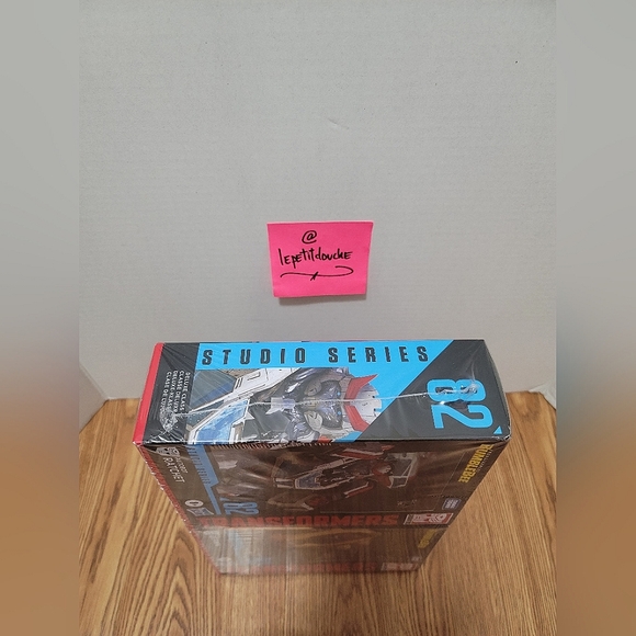 Hasbro Transformers Bumblebee Studio Series 82 Ratchet & 80 Brawn 2-Pack - Picture 3 of 8